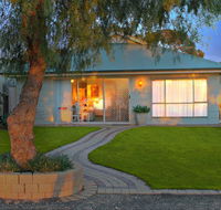 17 QED Lakehouse - Lennox Head Accommodation