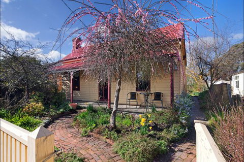 Ripon Cottage - Lennox Head Accommodation 0