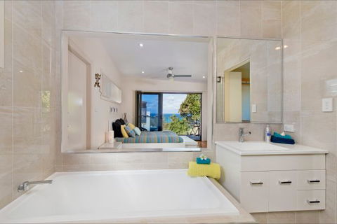 Akama Vista - Couple's Retreat - Lennox Head Accommodation 4