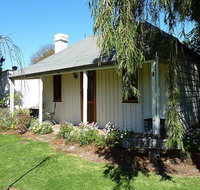 Cameron's Cottage - Lennox Head Accommodation