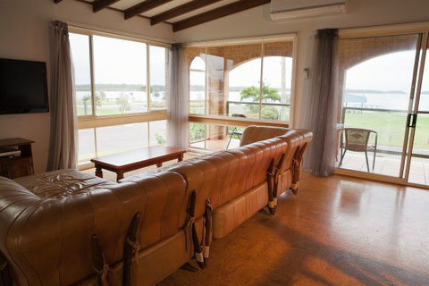 Greenwell Point House - Lennox Head Accommodation 1
