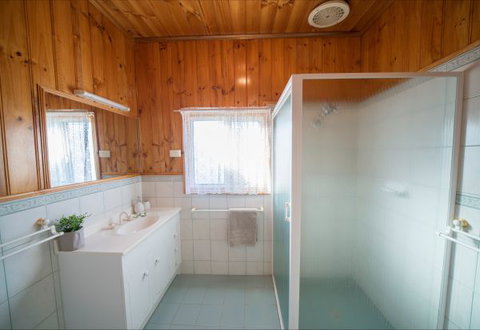 Mundic Waterfront Cottages - Lennox Head Accommodation 9