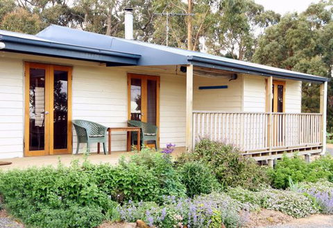 Oakhill Cottage - Lennox Head Accommodation 0