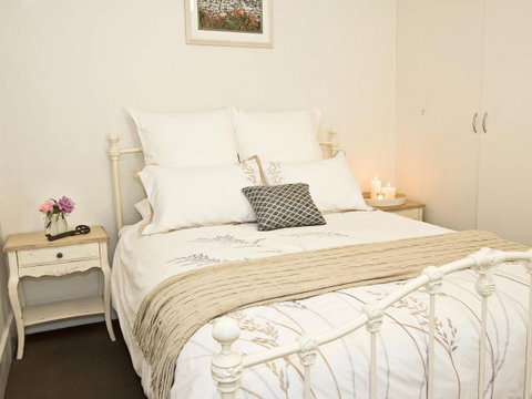 Queen's Cottage Barossa Valley - Lennox Head Accommodation 6