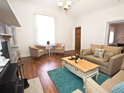 Queen's Cottage Barossa Valley - Lennox Head Accommodation 10