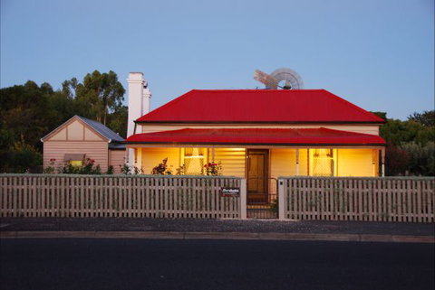 Shurdingtons Cottage - Lennox Head Accommodation 5