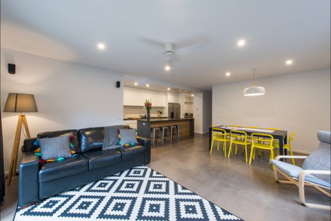 The Bright House - Lennox Head Accommodation 3