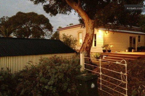 The Schoolmaster's - Second Valley Accommodation - Lennox Head Accommodation 0