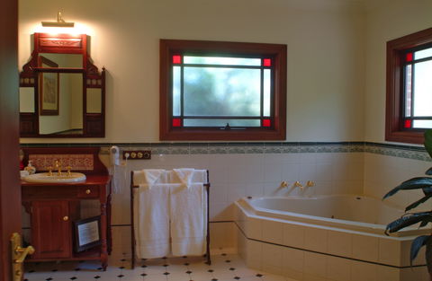 Anchor Cottage - Lennox Head Accommodation 1