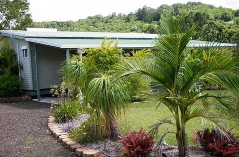 Halls Country Cottages - Lennox Head Accommodation 0