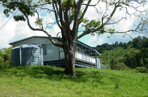 Halls Country Cottages - Lennox Head Accommodation 1