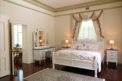 Martinsell Manor - Lennox Head Accommodation 1