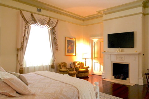 Martinsell Manor - Lennox Head Accommodation 4