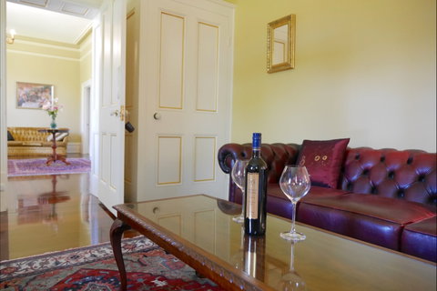 Martinsell Manor - Lennox Head Accommodation 8