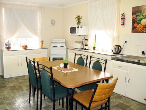 Squatters Cottage - Lennox Head Accommodation 1