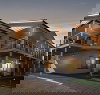 Stunning on Stacey - Lennox Head Accommodation