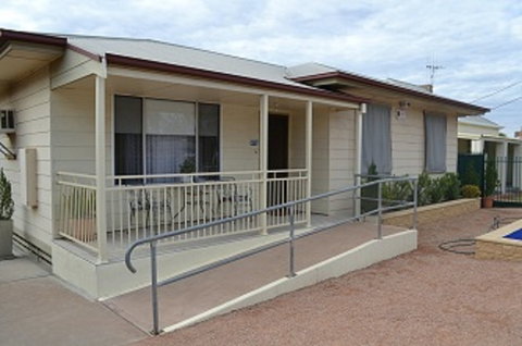 Explorers - Lennox Head Accommodation 0
