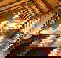 Mavis's Kitchen and Cabins - Lennox Head Accommodation