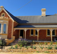 The Monarch Tumut - Lennox Head Accommodation