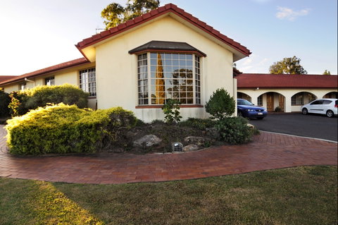 McNevins Warwick Motel And Gunyah Restaurant - Lennox Head Accommodation 0