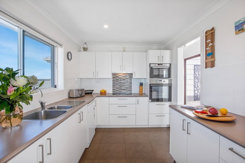 Rainbows End - Lennox Head Accommodation 1