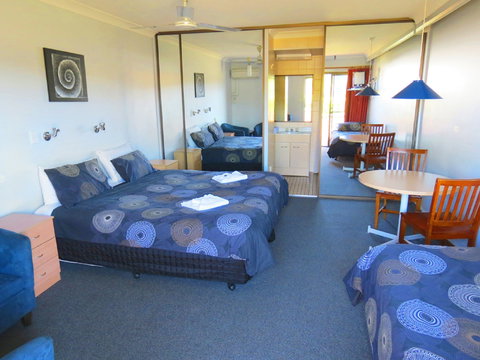 Sisleys Motel - Lennox Head Accommodation 0