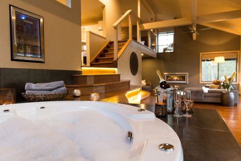 The Edge Villa - Hunter Valley Luxury Escape - Lennox Head Accommodation 0