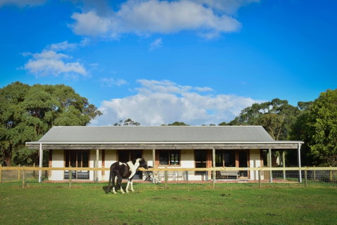 The Glen Farm Cottages - Lennox Head Accommodation 1