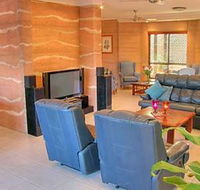 Gladstone Earth and Sea - Lennox Head Accommodation
