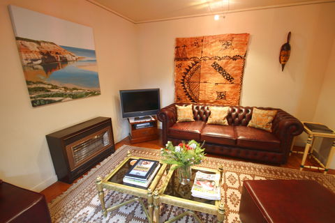 Adelaide Serviced Apartments - William Townhouse - Lennox Head Accommodation 0
