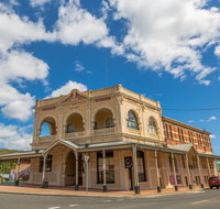 Empire Hotel - Lennox Head Accommodation