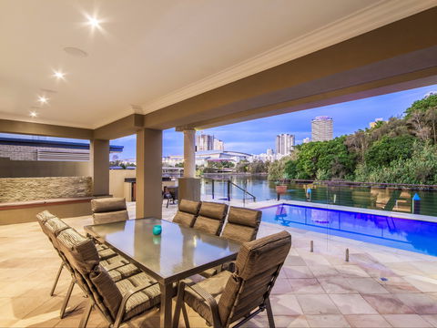 Lakeland Keys Broadbeach - Vogue Holiday Homes - Lennox Head Accommodation 1
