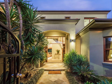 Lakeland Keys Broadbeach - Vogue Holiday Homes - Lennox Head Accommodation 2