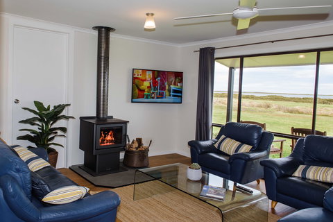Port Albert Waterview Retreat - Lennox Head Accommodation 2