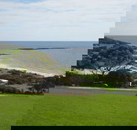 Tu Emuz stone beachfront cottage supporting fire recovery Emu Bay KI - Lennox Head Accommodation