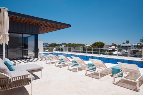 Art Series - The Johnson - Lennox Head Accommodation 0
