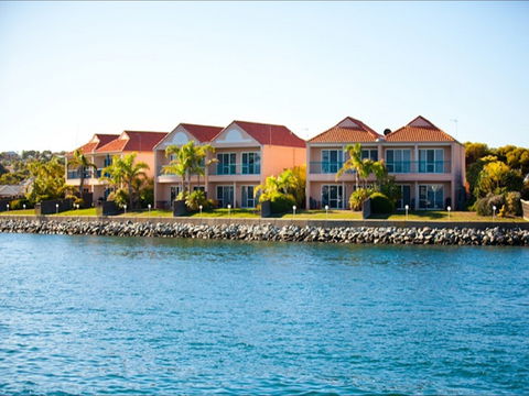 Port Lincoln Waterfront Apartments - Lennox Head Accommodation 2
