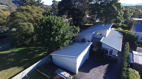 Renown House - Lennox Head Accommodation 0