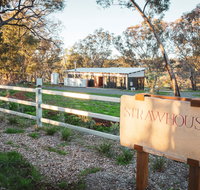 Strawhouse - Lennox Head Accommodation