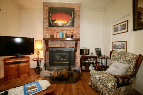 Tenterfield Luxury Historic Cottage - Lennox Head Accommodation 2