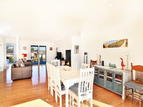 The Palings: Pet Friendly Holiday Home - Lennox Head Accommodation 2