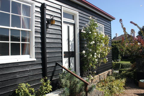 Alice's Cottages - Lennox Head Accommodation 1