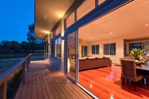 Blue  Cliff Retreat - Lennox Head Accommodation 2
