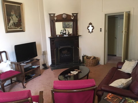 Croll Cottage - Lennox Head Accommodation 1