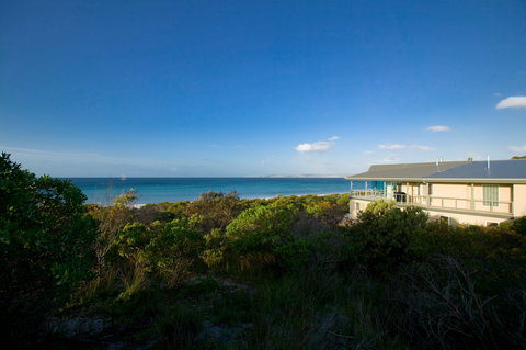 Island Beach Lodge - Lennox Head Accommodation 2