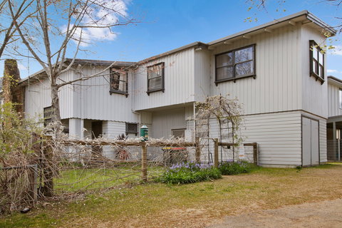 Le Chateau - Lennox Head Accommodation 0