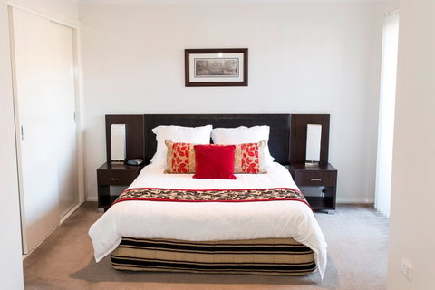 Stay Bathurst - Lennox Head Accommodation 1