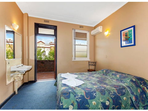 The Belmore Hotel - Lennox Head Accommodation 1