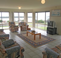 Water View House - Lennox Head Accommodation