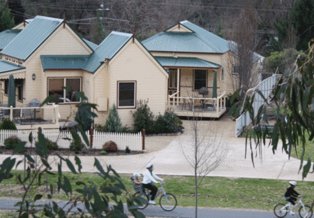 Autumn Affair Cottages  - Lennox Head Accommodation 1